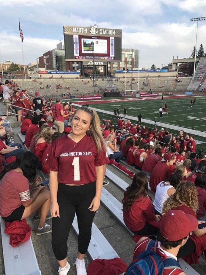 2017 Northgate grad Jenna Pouch, now a student at Washington State, was in the right place at the right time when she assisted a traveler with a medical issue. 