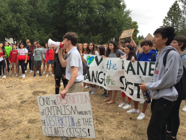 Students+rally+during+third+and+fourth+period+Sept.+27%2C+joining+nationwide+and+worldwide+protests+aimed+at+creating+environmental+awareness+and+halting+global+warming.